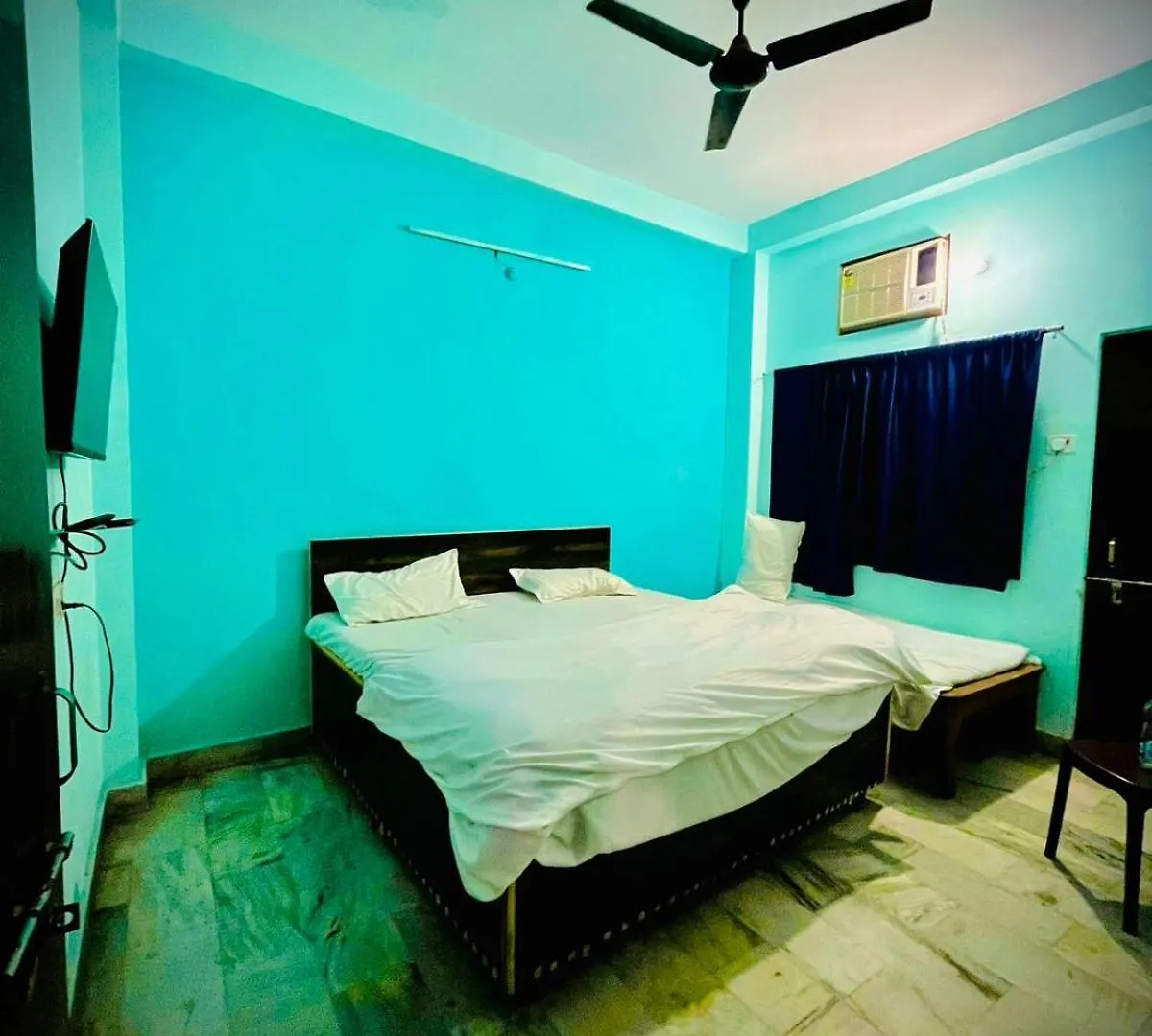 Hotel Sharad Waranasi Indie