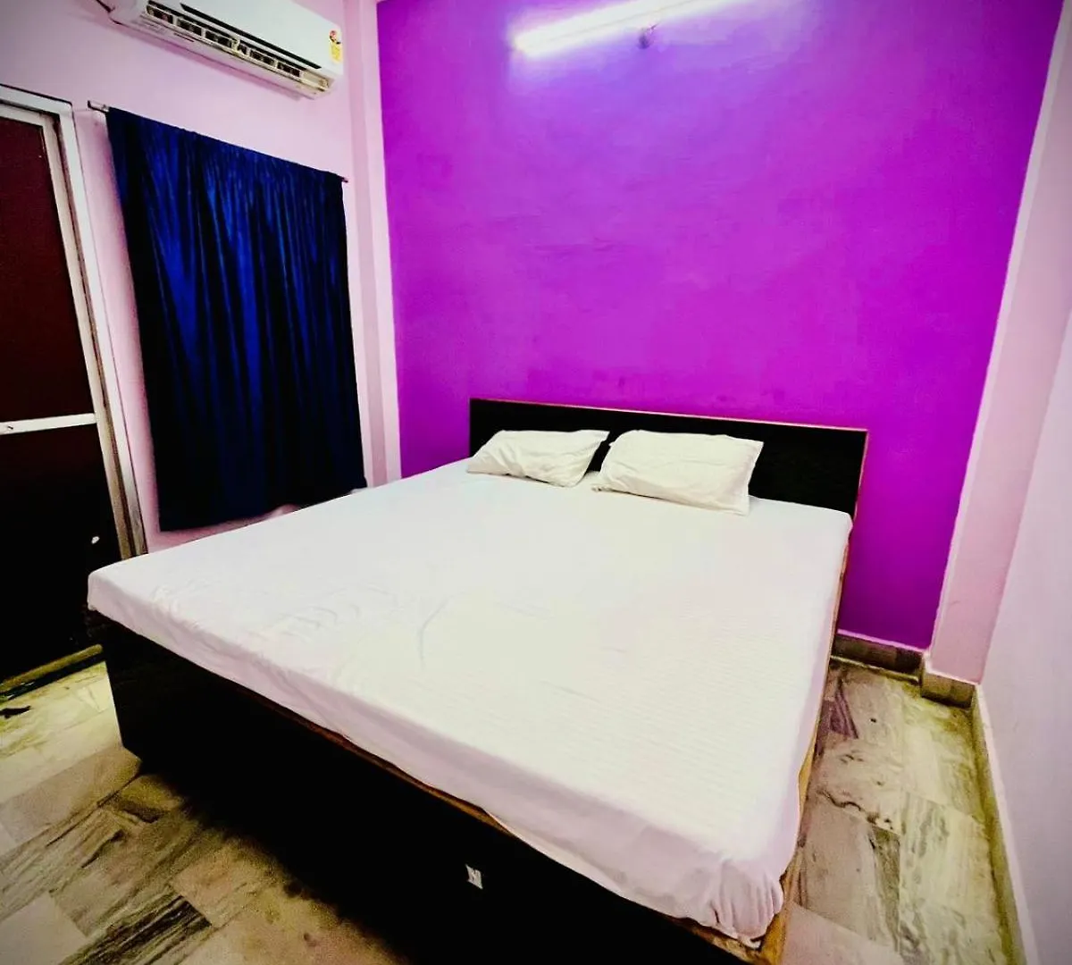 Hotel Sharad Waranasi